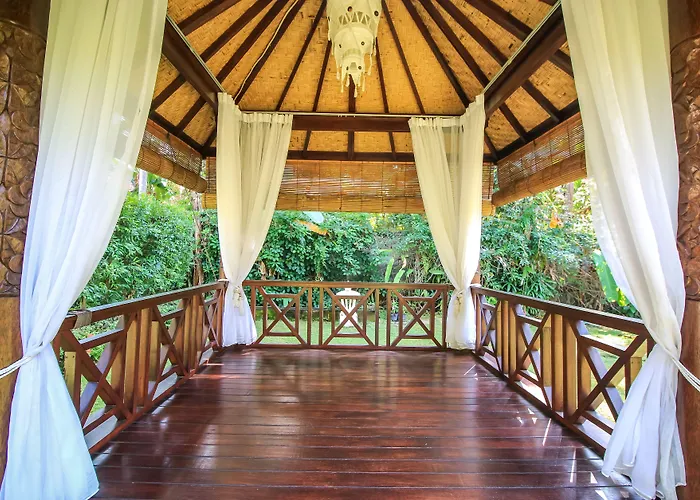 Rossa Garden Boutique Guest house