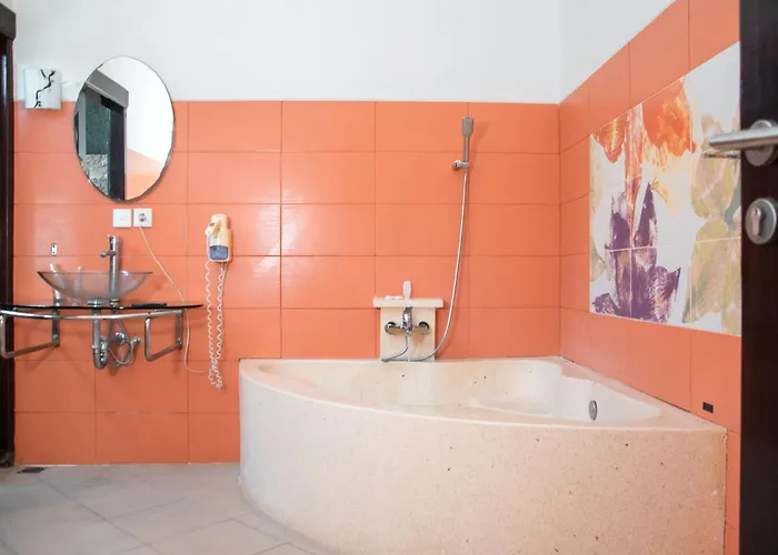 Rossa Garden Boutique 3*